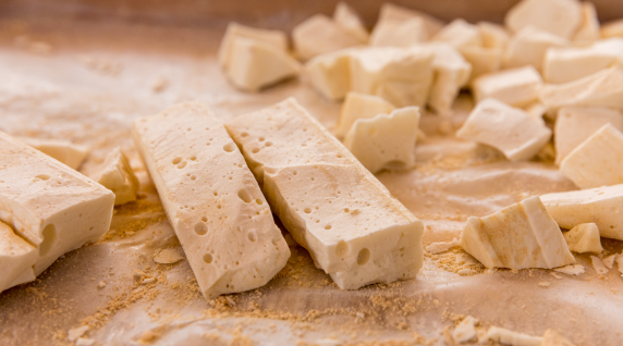 전통 간식의 상징, 엿의 역사와 오늘의 변주